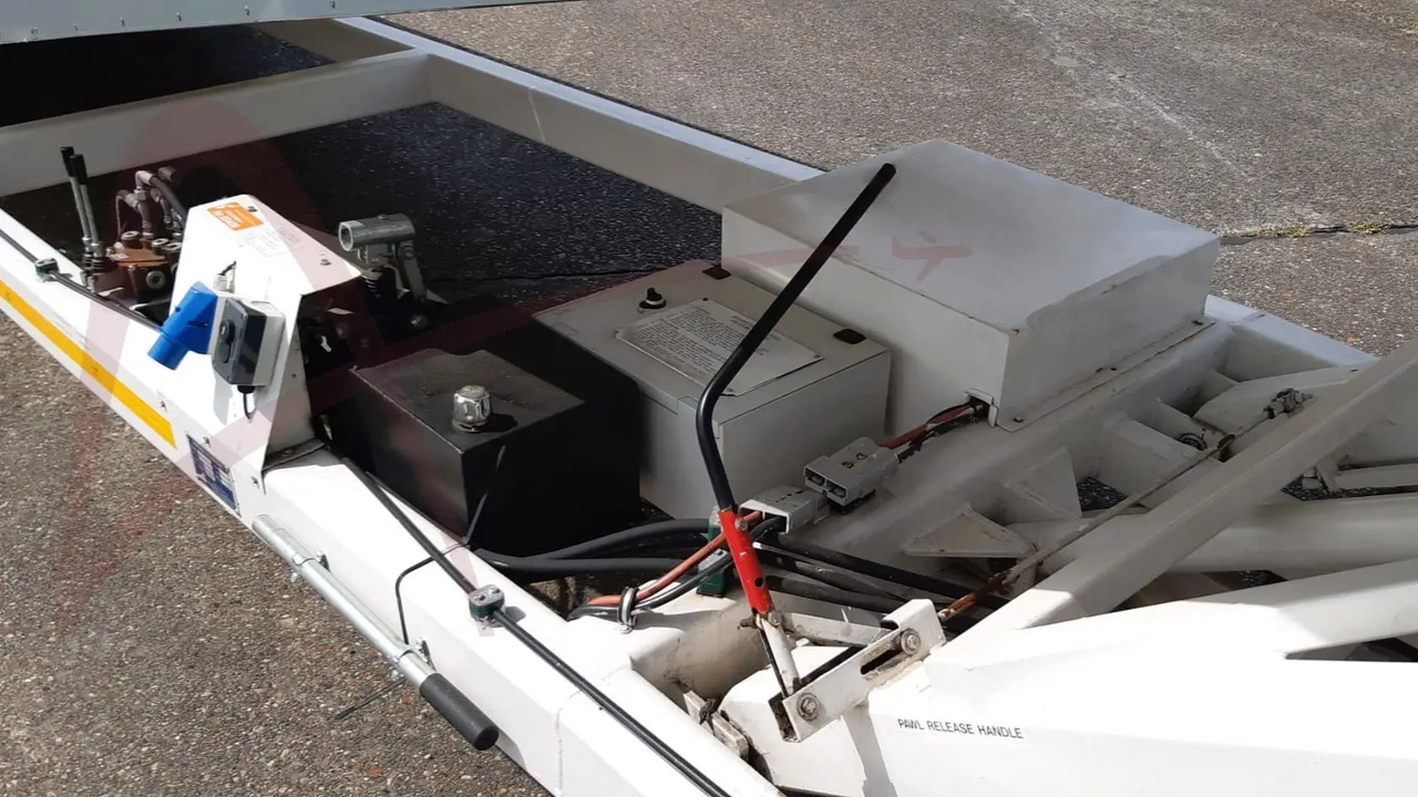 AMSS SKYWAY 96-232 - Scară de pasageri: Foto 5 AMSS SKYWAY 96-232 - Scară de pasageri: Foto 5