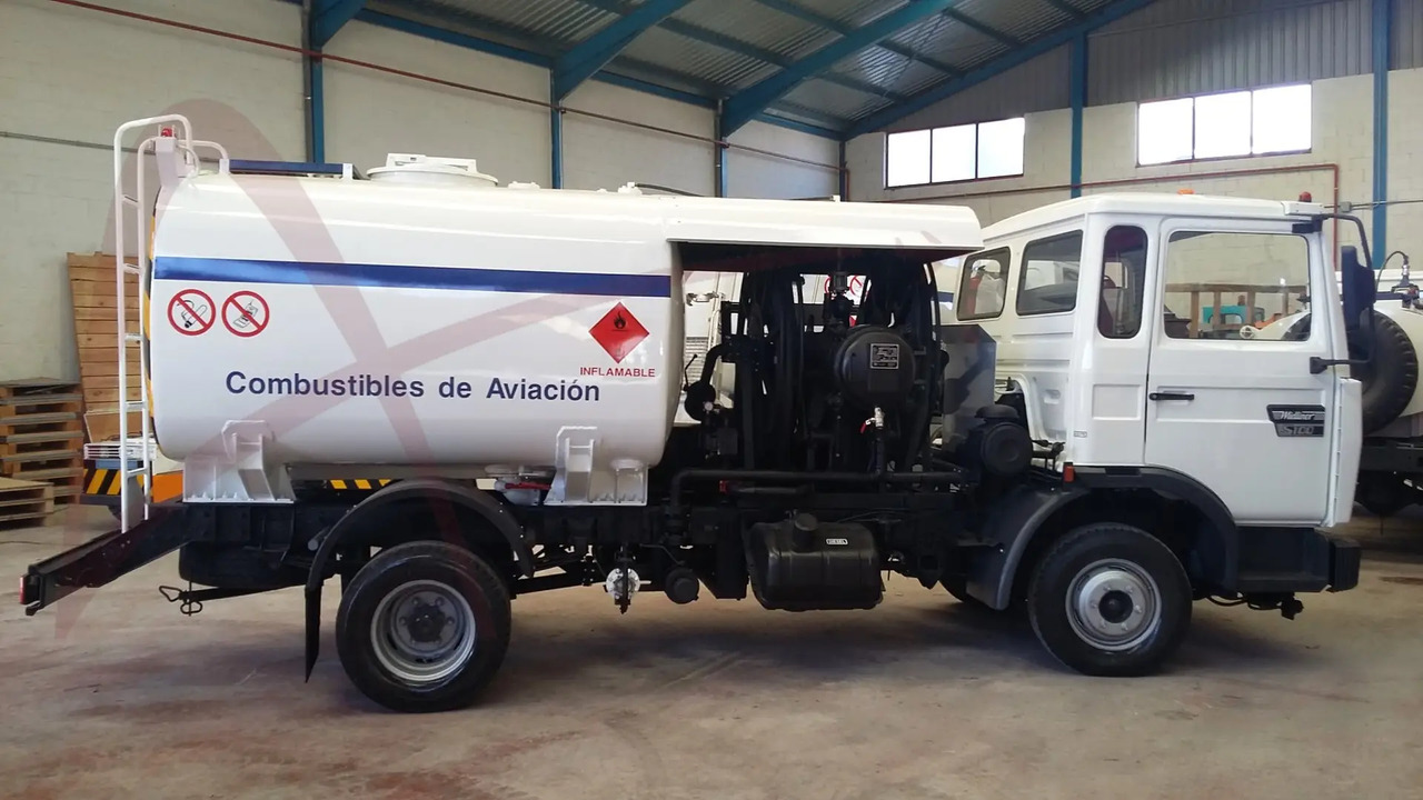 AVGAS B-100 - Camion cisternă: Foto 1 AVGAS B-100 - Camion cisternă: Foto 1
