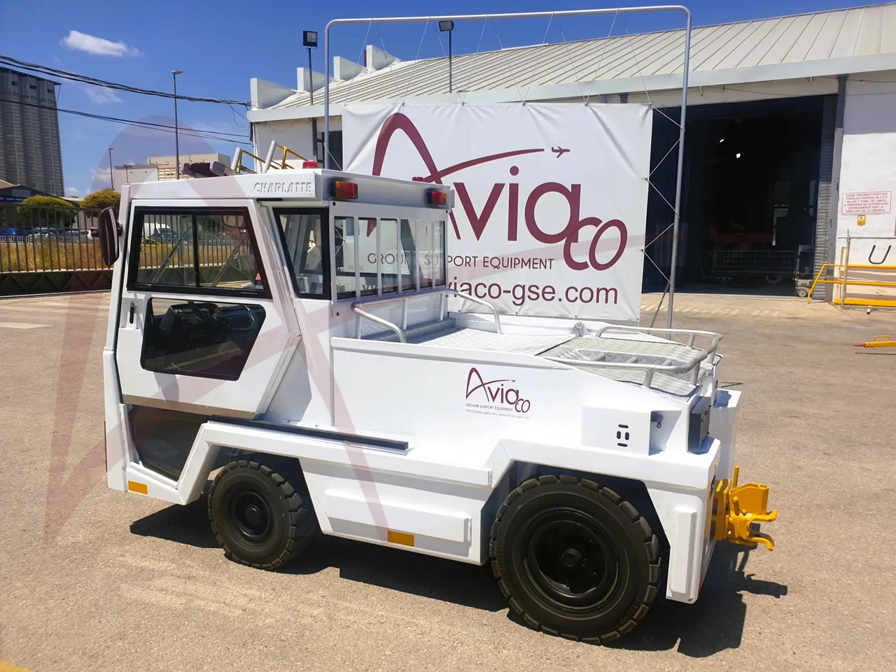 CHARLATTE T135 AC - Tractor pentru bagaje: Foto 2 CHARLATTE T135 AC - Tractor pentru bagaje: Foto 2