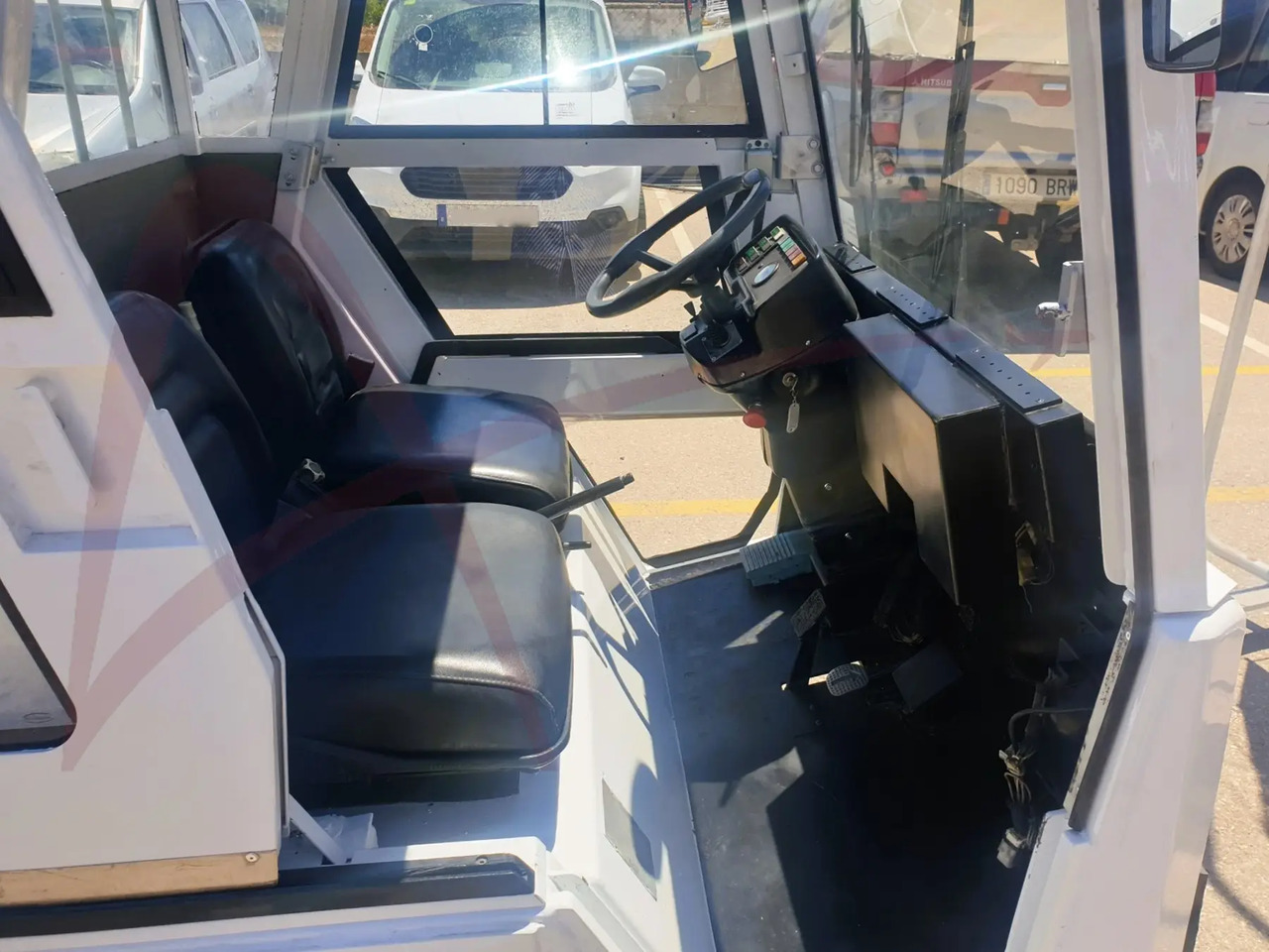 CHARLATTE T135 AC - Tractor pentru bagaje: Foto 4 CHARLATTE T135 AC - Tractor pentru bagaje: Foto 4