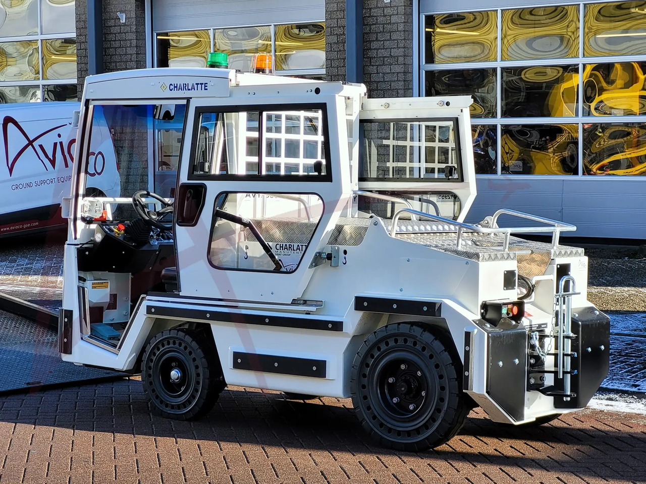 CHARLATTE T135 EVO - Tractor pentru bagaje: Foto 3 CHARLATTE T135 EVO - Tractor pentru bagaje: Foto 3