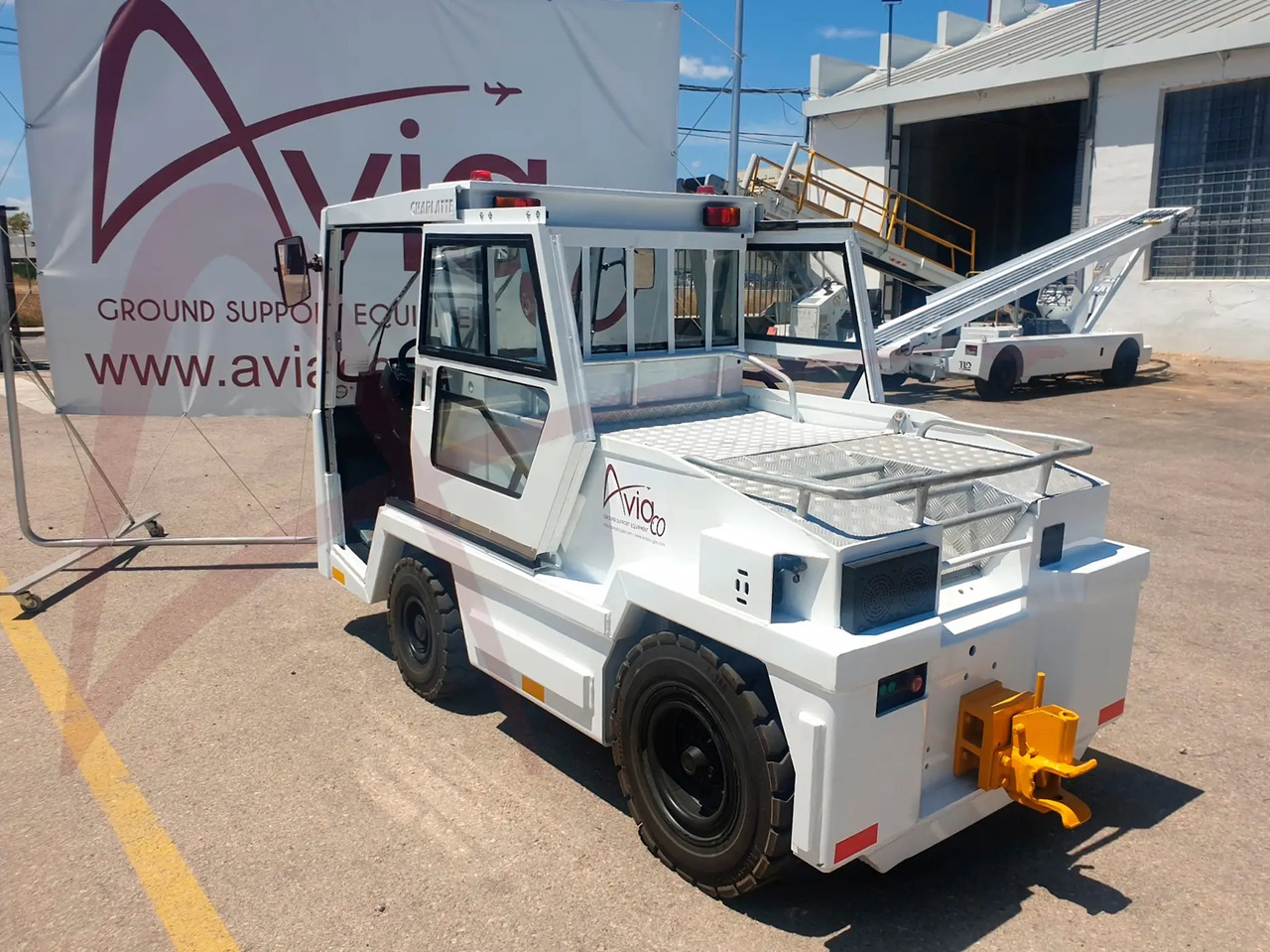 CHARLATTE T135 - Tractor pentru bagaje: Foto 2 CHARLATTE T135 - Tractor pentru bagaje: Foto 2