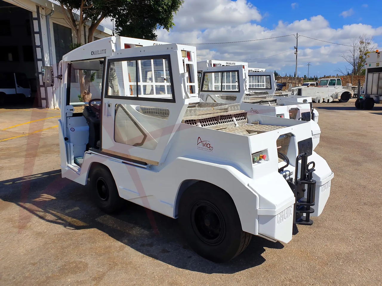 CHARLATTE TE.225 - Tractor pentru bagaje: Foto 4 CHARLATTE TE.225 - Tractor pentru bagaje: Foto 4