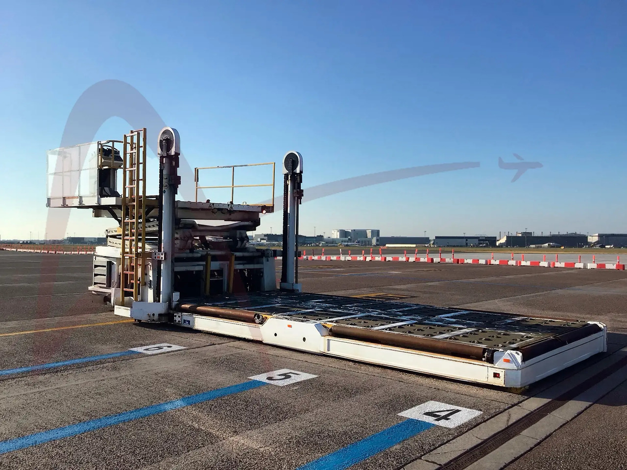 FMC COMMANDER 30H - Încărcător de containere/ Palete: Foto 1 FMC COMMANDER 30H - Încărcător de containere/ Palete: Foto 1