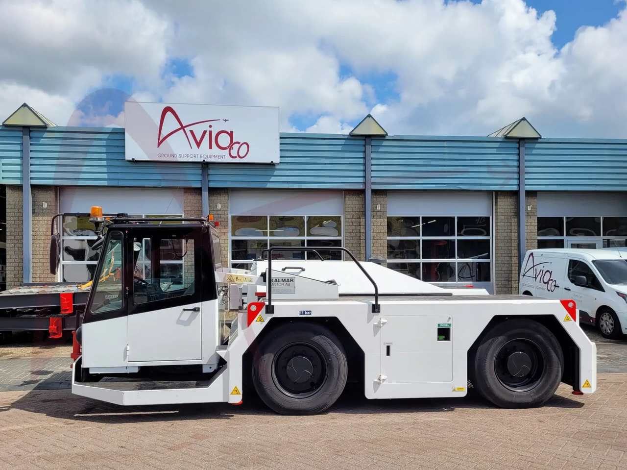 KALMAR MOTOR AB FB 250 - Tractor pentru aeronave: Foto 4 KALMAR MOTOR AB FB 250 - Tractor pentru aeronave: Foto 4