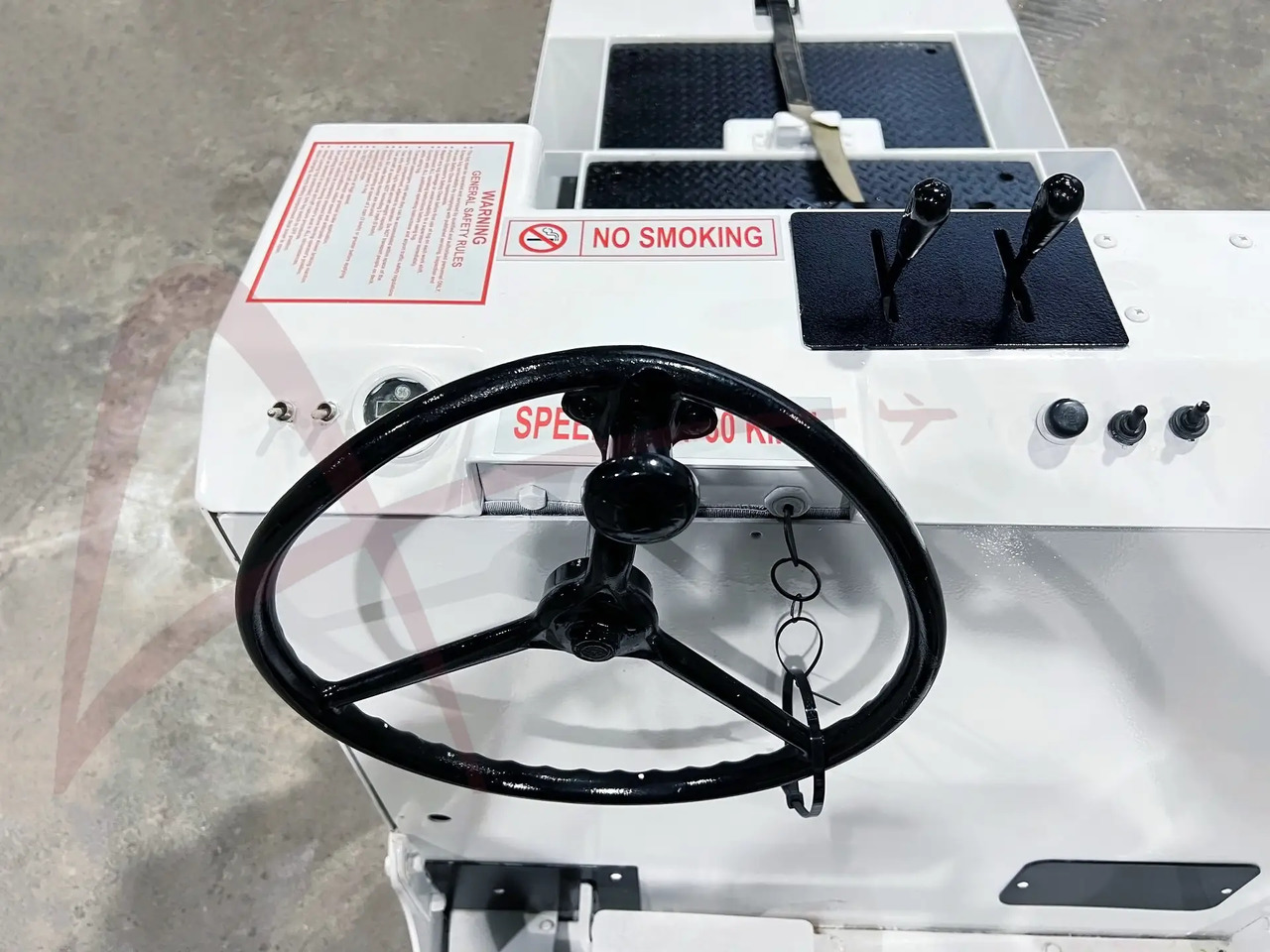 LEKTRO AP8600 - Tractor pentru aeronave: Foto 3 LEKTRO AP8600 - Tractor pentru aeronave: Foto 3