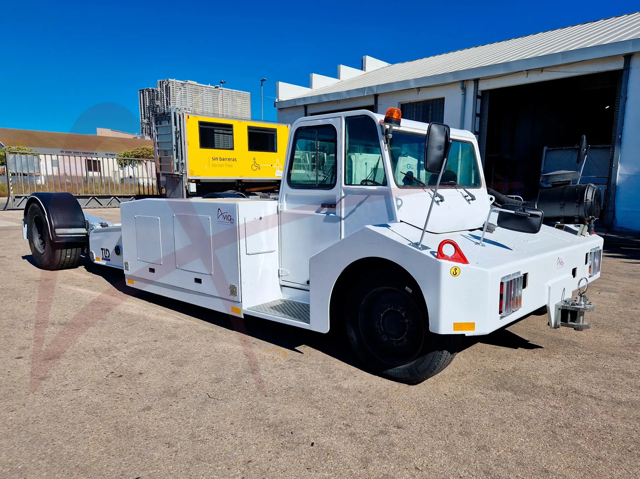 TLD TPX-200-MT - Tractor pentru aeronave: Foto 2 TLD TPX-200-MT - Tractor pentru aeronave: Foto 2