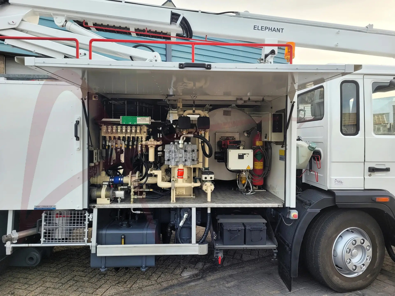 VESTERGAARD ELEPHANT MY - Degivrare aeronave: Foto 3 VESTERGAARD ELEPHANT MY - Degivrare aeronave: Foto 3