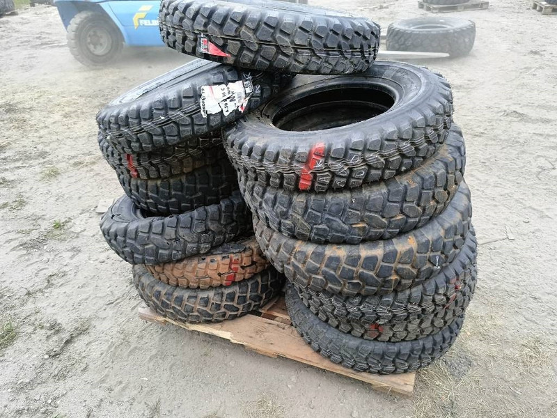 Michelin 6,50 R16 C 7,00R16 C 22/100R16 255/100R16 banden l - Anvelope și jante pentru Utilaje constructii: Foto 2 Michelin 6,50 R16 C 7,00R16 C 22/100R16 255/100R16 banden l - Anvelope și jante pentru Utilaje constructii: Foto 2