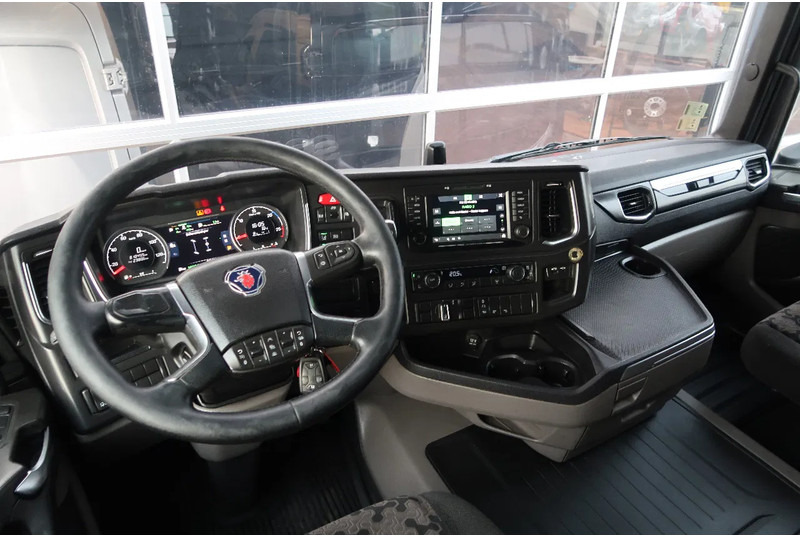 Scania R450 NGS 4X2/ RETARDER/ ACC/ DIFF LOCK/ EURO 6 - Cap tractor: Foto 2 Scania R450 NGS 4X2/ RETARDER/ ACC/ DIFF LOCK/ EURO 6 - Cap tractor: Foto 2