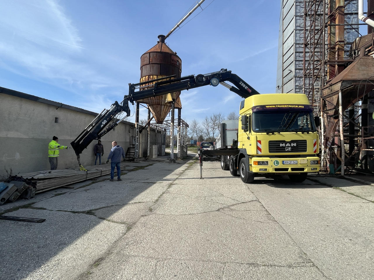 MAN F2000 413 6x2 Manual CRANE Hiab 330+jib 90 21m - Cap tractor: Foto 2 MAN F2000 413 6x2 Manual CRANE Hiab 330+jib 90 21m - Cap tractor: Foto 2