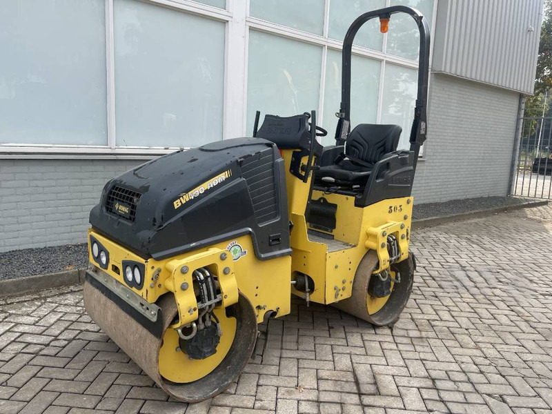 Bomag BW 100 AD M-5 2019 - Cilindru compactor: Foto 1 Bomag BW 100 AD M-5 2019 - Cilindru compactor: Foto 1