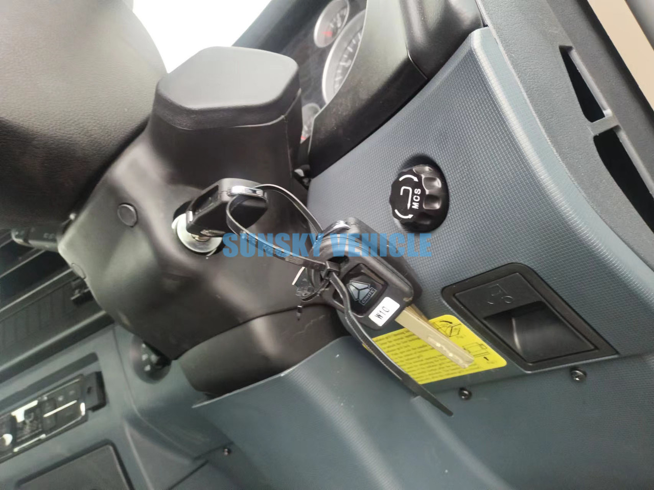 HOWO Brand New TX 6X4 400HP Tractor Head - Cap tractor: Foto 5 HOWO Brand New TX 6X4 400HP Tractor Head - Cap tractor: Foto 5