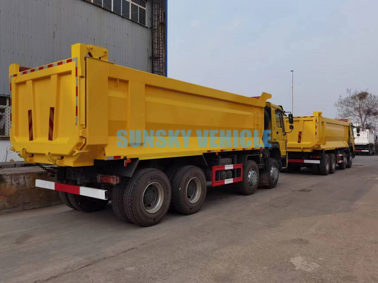 HOWO 8X4 dump truck - Camion basculantă: Foto 5 HOWO 8X4 dump truck - Camion basculantă: Foto 5