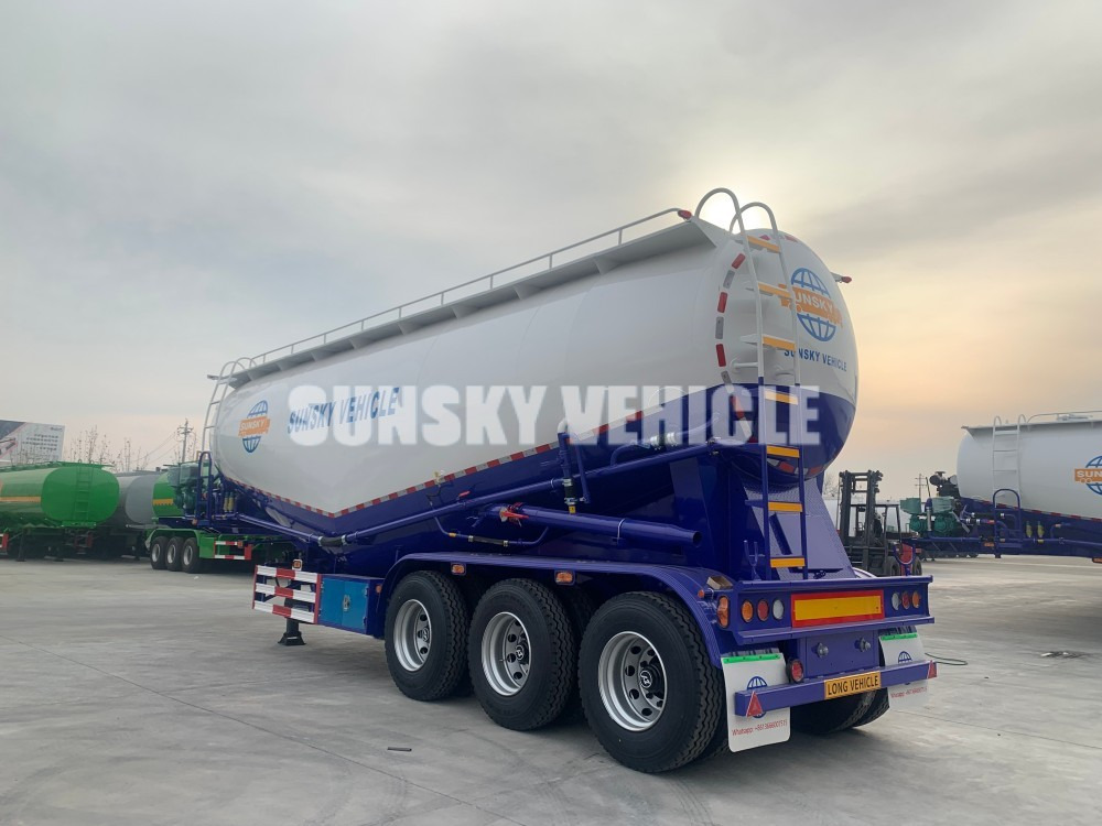 SUNSKY bulk cement trailer - Semiremorcă cisternă: Foto 4 SUNSKY bulk cement trailer - Semiremorcă cisternă: Foto 4