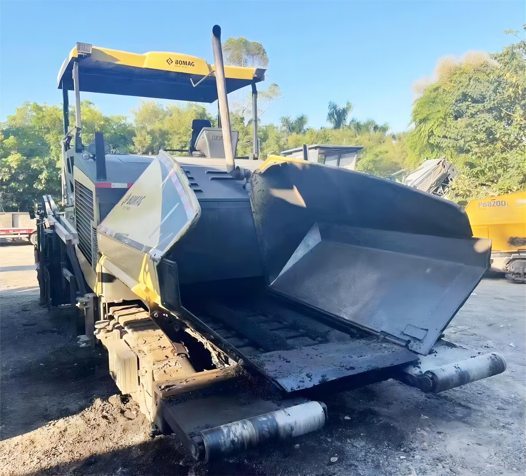 BOMAG BF800C Asphalt Paver Machine Used Asphalt Paver - Finisor de asfalt: Foto 2 BOMAG BF800C Asphalt Paver Machine Used Asphalt Paver - Finisor de asfalt: Foto 2