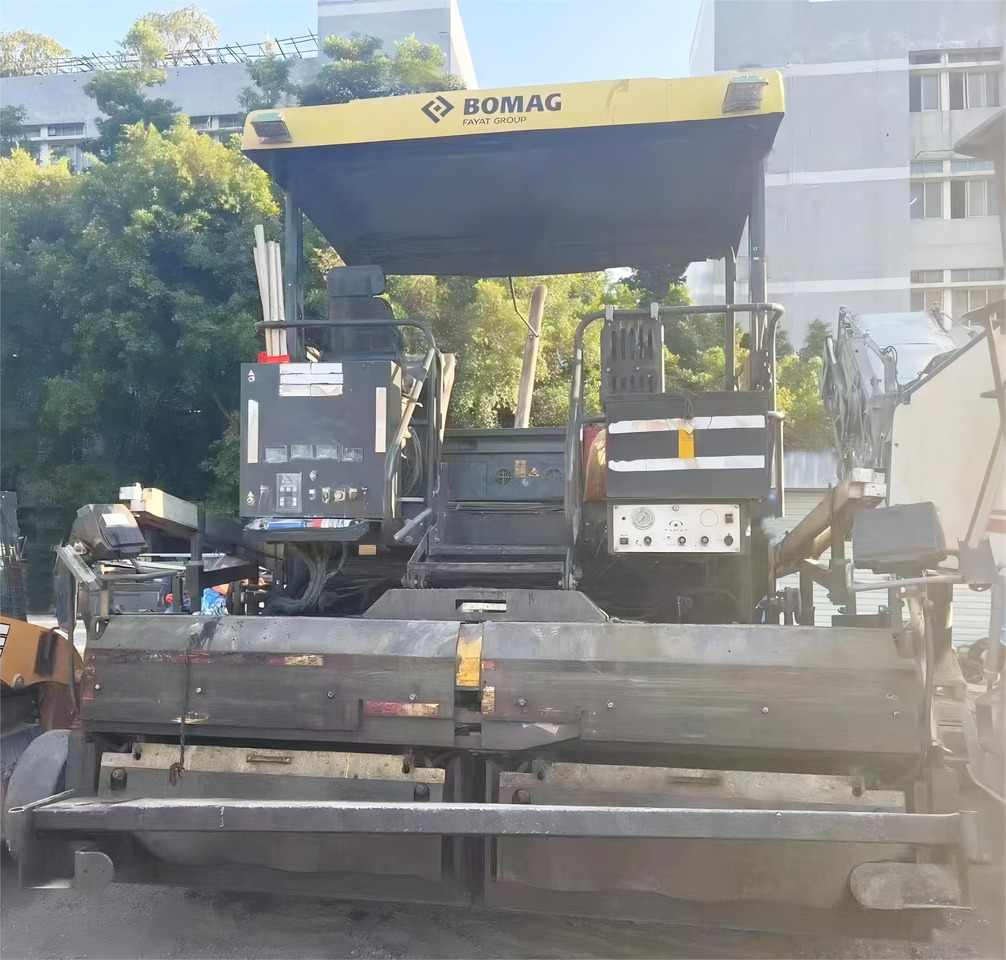 BOMAG BF800C Asphalt Paver Machine Used Asphalt Paver - Finisor de asfalt: Foto 4 BOMAG BF800C Asphalt Paver Machine Used Asphalt Paver - Finisor de asfalt: Foto 4