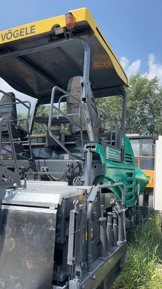 VOGELE S1880-3L Used paver laying machine 10m concrete road asphalt paver - Finisor de asfalt: Foto 4 VOGELE S1880-3L Used paver laying machine 10m concrete road asphalt paver - Finisor de asfalt: Foto 4