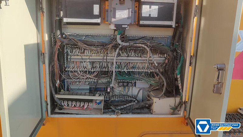 XCMG 500 tons 2016 XGC500 used lift machine crane with crawler for sale - Macara pe senile: Foto 4 XCMG 500 tons 2016 XGC500 used lift machine crane with crawler for sale - Macara pe senile: Foto 4