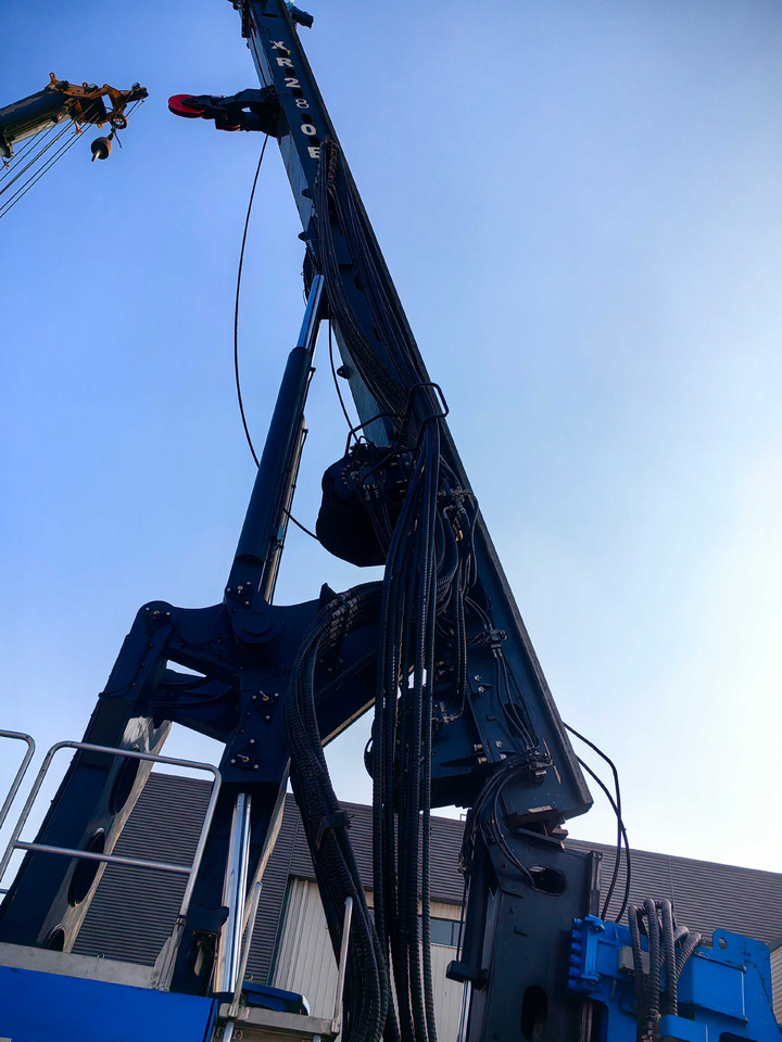 XCMG Official Second Hand XR240E 80m Rotary Drilling Rig Machine Hot Sale - Maşină de foraj: Foto 4 XCMG Official Second Hand XR240E 80m Rotary Drilling Rig Machine Hot Sale - Maşină de foraj: Foto 4