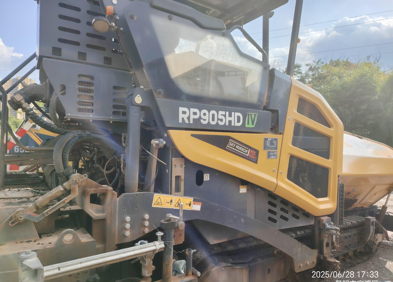 XCMG RP905HDIV used hydraulic mobile asphalt paver - Finisor de asfalt: Foto 3 XCMG RP905HDIV used hydraulic mobile asphalt paver - Finisor de asfalt: Foto 3
