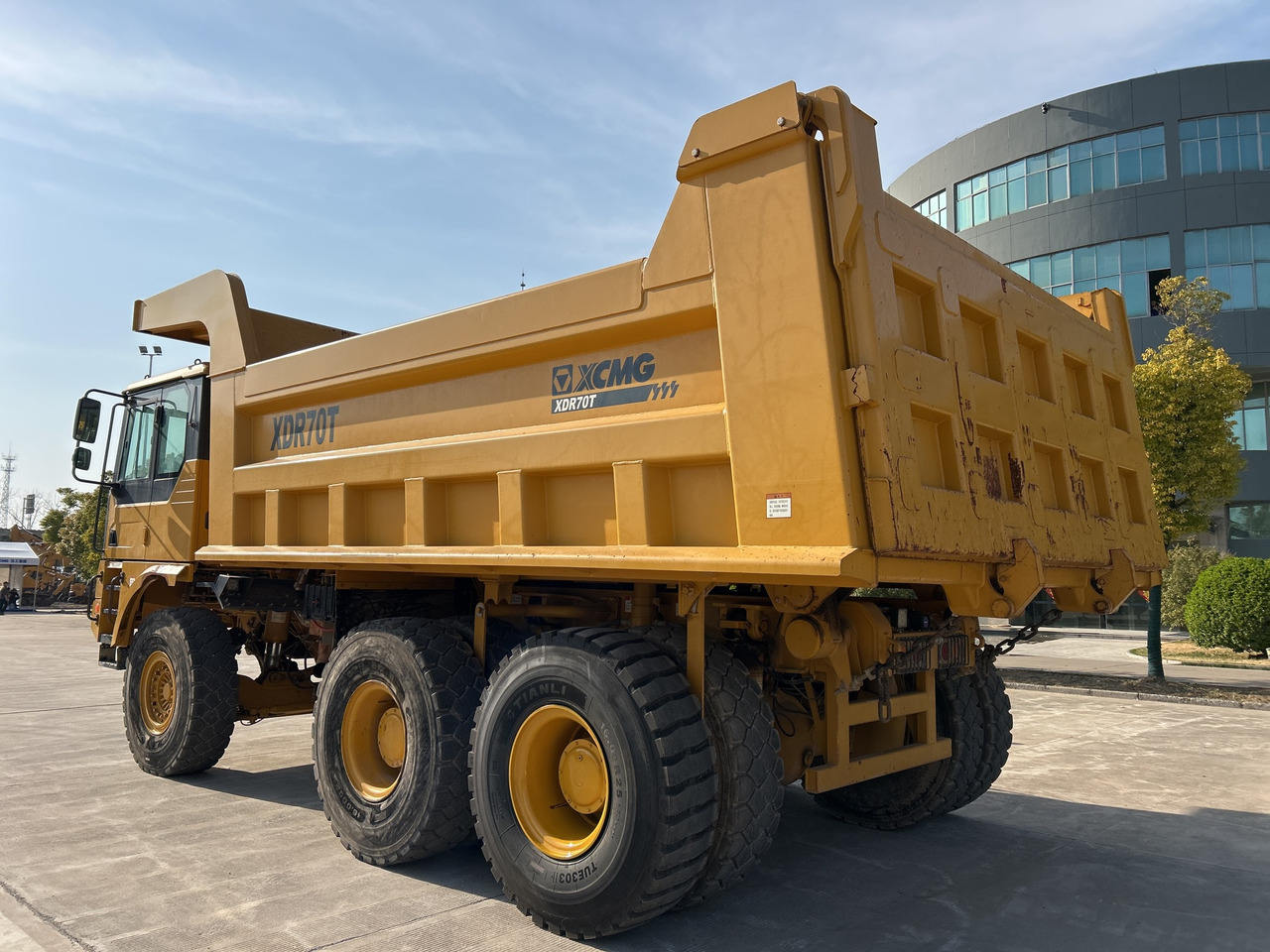 XCMG XDR70T second hand mining dump truck price - Utilaje miniere: Foto 4 XCMG XDR70T second hand mining dump truck price - Utilaje miniere: Foto 4