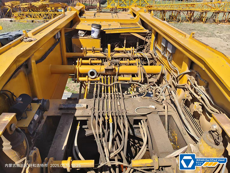 XCMG XGC650 used mobile hydraulic hoist lift machine 650ton crawler crane - Macara pe senile: Foto 3 XCMG XGC650 used mobile hydraulic hoist lift machine 650ton crawler crane - Macara pe senile: Foto 3