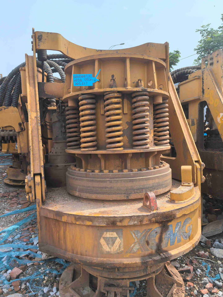 XCMG XR320E second hand pilling machine rotary drilling rig - Maşină de foraj: Foto 2 XCMG XR320E second hand pilling machine rotary drilling rig - Maşină de foraj: Foto 2