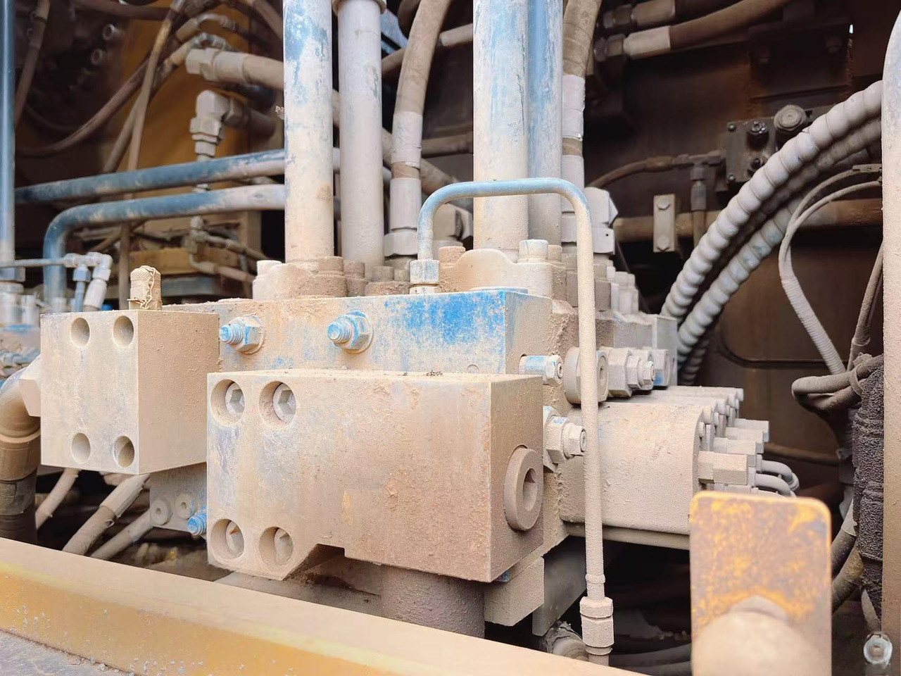 XCMG XR320E second hand pilling machine rotary drilling rig - Maşină de foraj: Foto 3 XCMG XR320E second hand pilling machine rotary drilling rig - Maşină de foraj: Foto 3