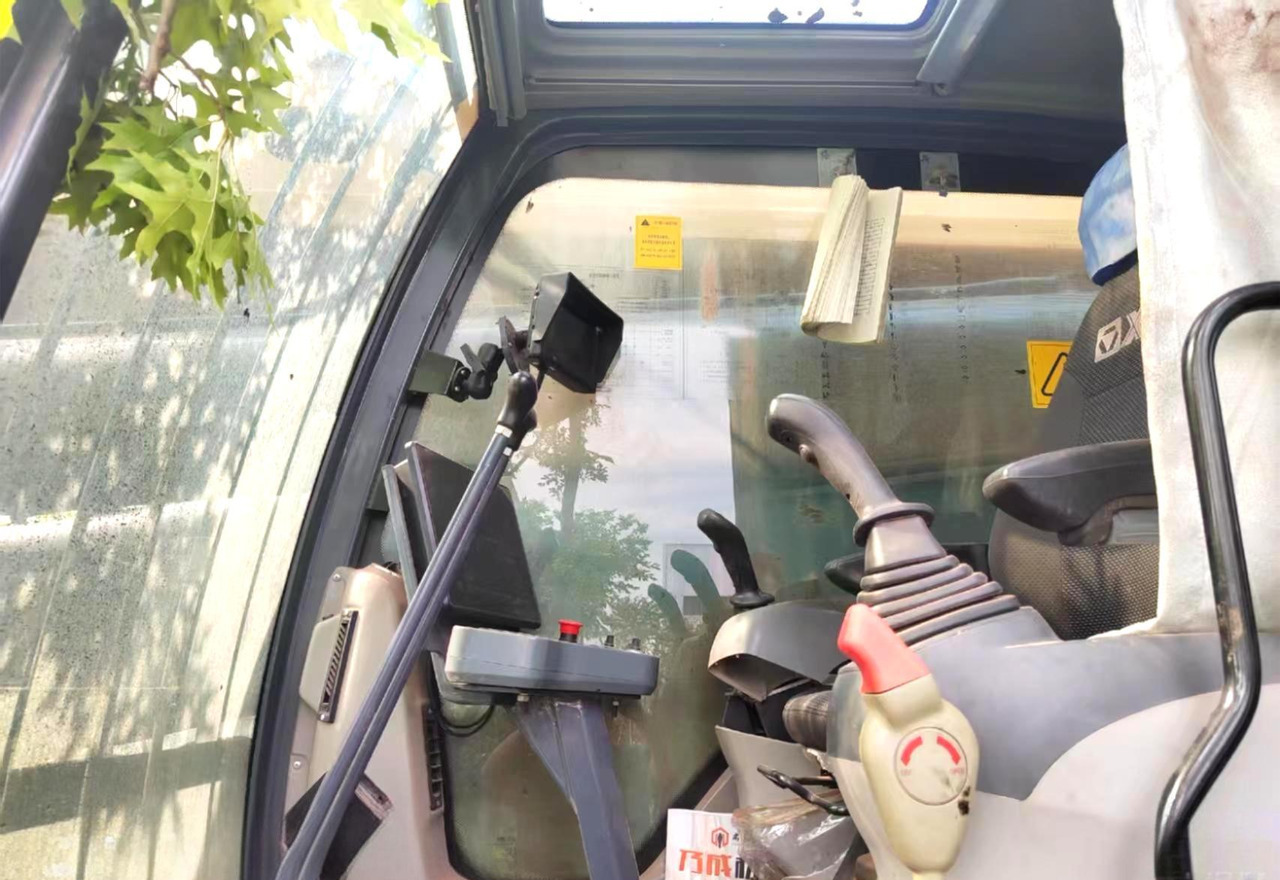 XCMG certified used rotary drilling rig XR240E - Maşină de foraj: Foto 5 XCMG certified used rotary drilling rig XR240E - Maşină de foraj: Foto 5