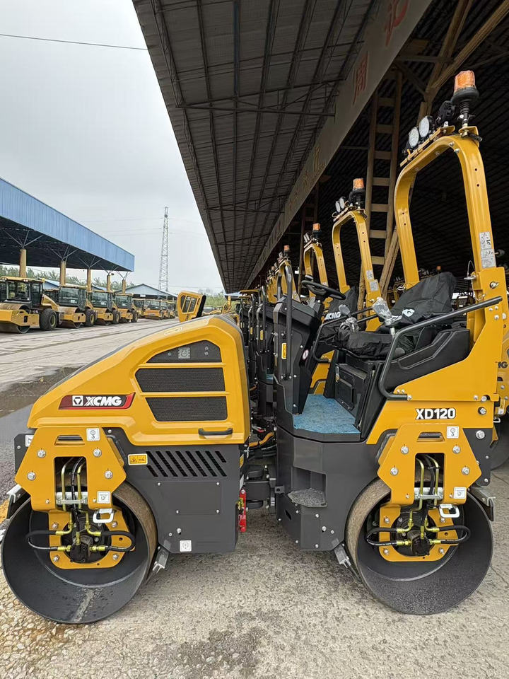 XCMG small XD120 Double Drum Vibratory Road Roller - Mini cilindru compactor: Foto 2 XCMG small XD120 Double Drum Vibratory Road Roller - Mini cilindru compactor: Foto 2