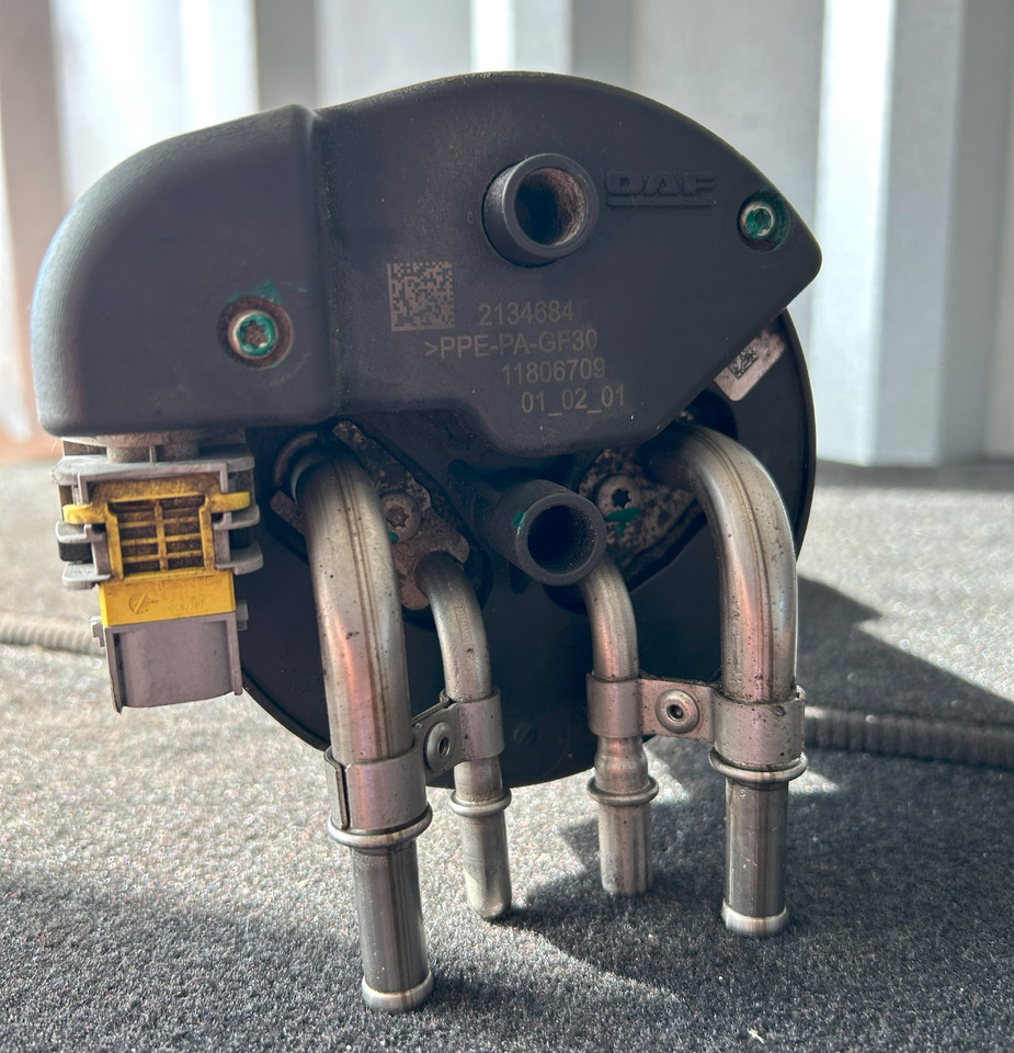 DAF XF 106 TEMPERATURE AND ADBLUE LEVEL SENSOR - Senzor: Foto 2 DAF XF 106 TEMPERATURE AND ADBLUE LEVEL SENSOR - Senzor: Foto 2