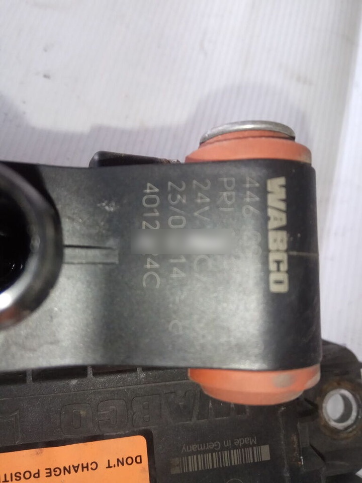 Elektrozawór AdBlue WABCO 446091304 DAF XF 106 truck - Sistem de evacuare pentru Camion: Foto 5 Elektrozawór AdBlue WABCO 446091304 DAF XF 106 truck - Sistem de evacuare pentru Camion: Foto 5