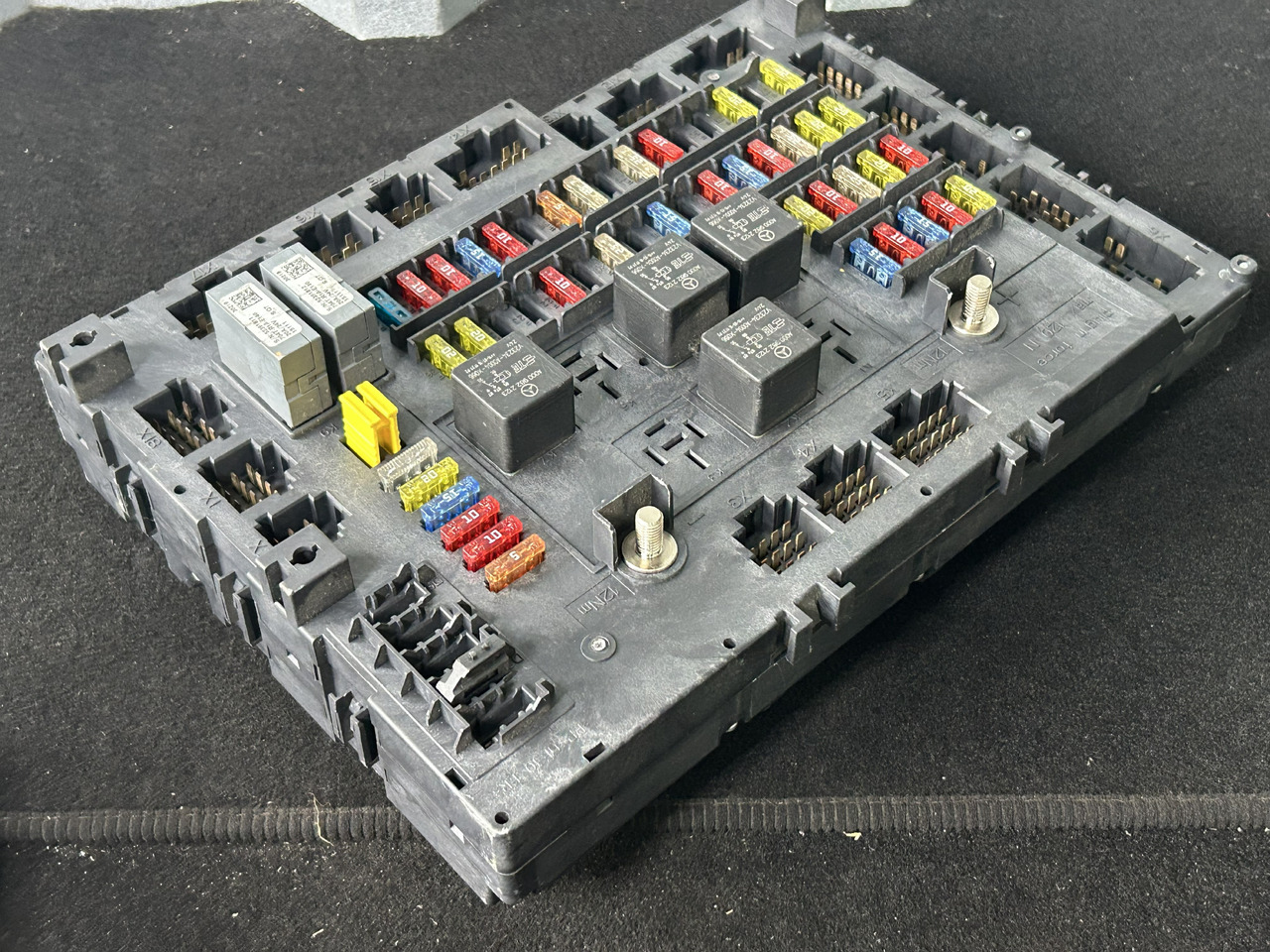 MERCEDES ACTROS MP4 A FUSE MODULE SAM - Siguranță: Foto 3 MERCEDES ACTROS MP4 A FUSE MODULE SAM - Siguranță: Foto 3