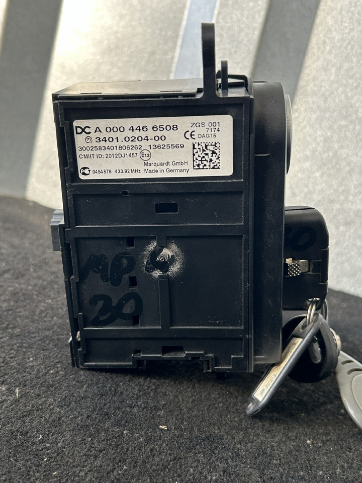 MERCEDES-BENZ ACTROS MP4 START/STOP IGNITION SWITCH - Tablou de bord pentru Camion: Foto 4 MERCEDES-BENZ ACTROS MP4 START/STOP IGNITION SWITCH - Tablou de bord pentru Camion: Foto 4