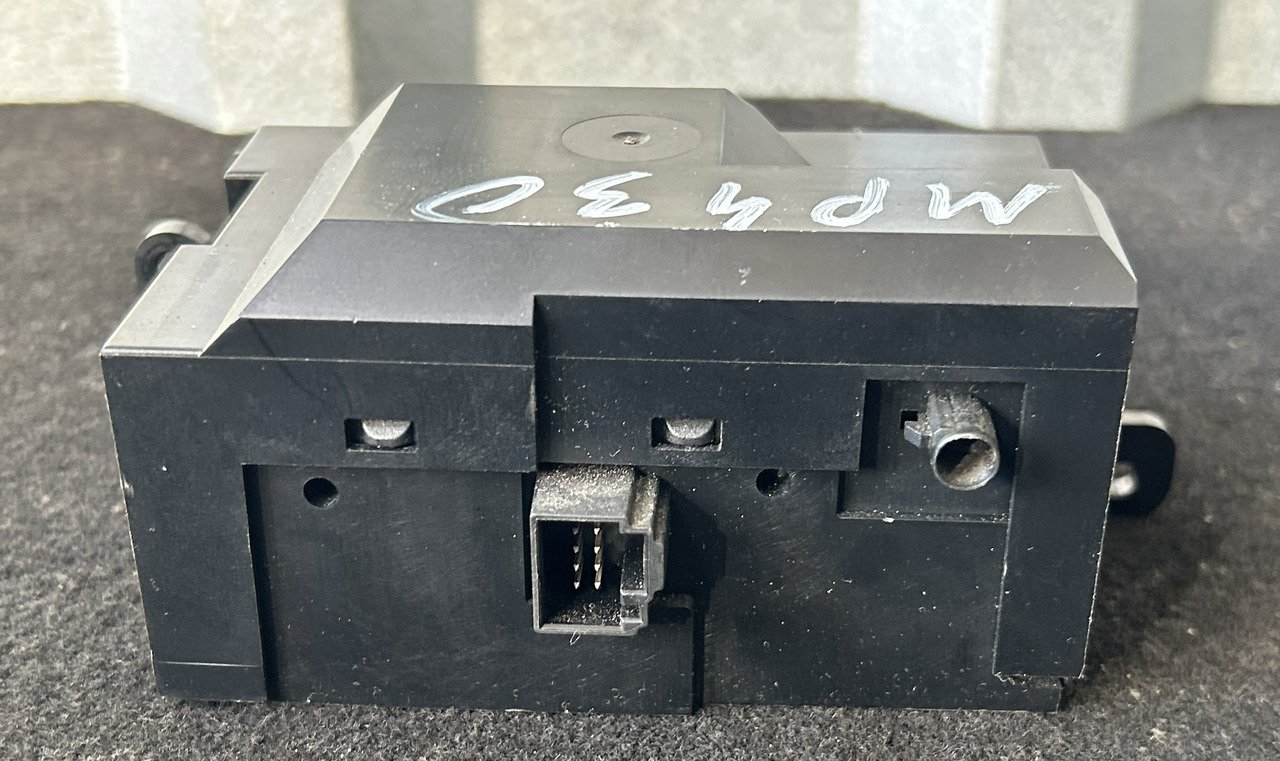 MERCEDES-BENZ ACTROS MP4 START/STOP IGNITION SWITCH - Tablou de bord pentru Camion: Foto 3 MERCEDES-BENZ ACTROS MP4 START/STOP IGNITION SWITCH - Tablou de bord pentru Camion: Foto 3