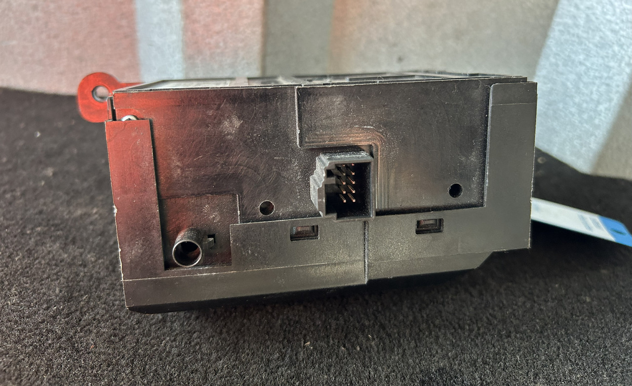 MERCEDES-BENZ ACTROS MP4 START/STOP IGNITION SWITCH - Tablou de bord pentru Camion: Foto 4 MERCEDES-BENZ ACTROS MP4 START/STOP IGNITION SWITCH - Tablou de bord pentru Camion: Foto 4