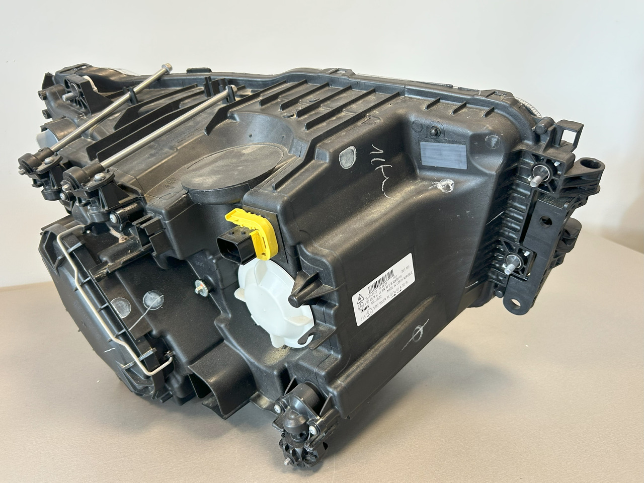 MERCEDES-BENZ brand new original OEM Mercedes-Benz headlight LEFT BI-XENON MP4, MP5 - Far: Foto 5 MERCEDES-BENZ brand new original OEM Mercedes-Benz headlight LEFT BI-XENON MP4, MP5 - Far: Foto 5