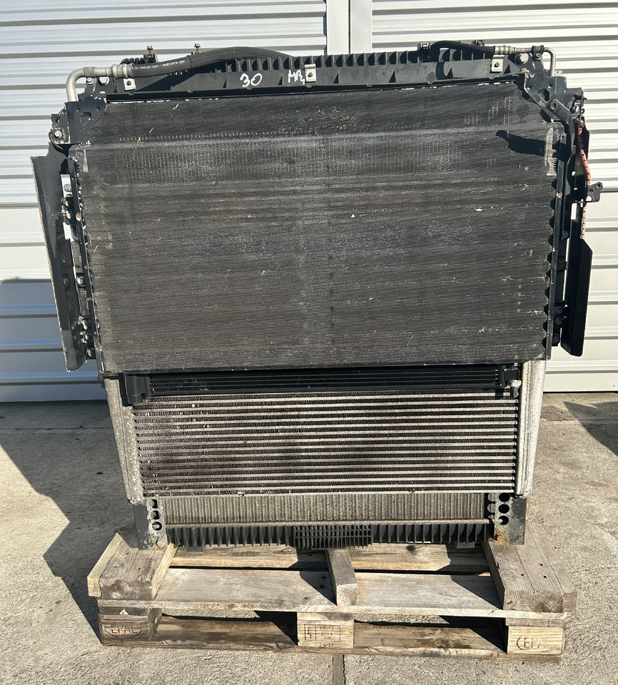 Mercedes ACTROS MP4 COOLERS SET - Radiator: Foto 1 Mercedes ACTROS MP4 COOLERS SET - Radiator: Foto 1