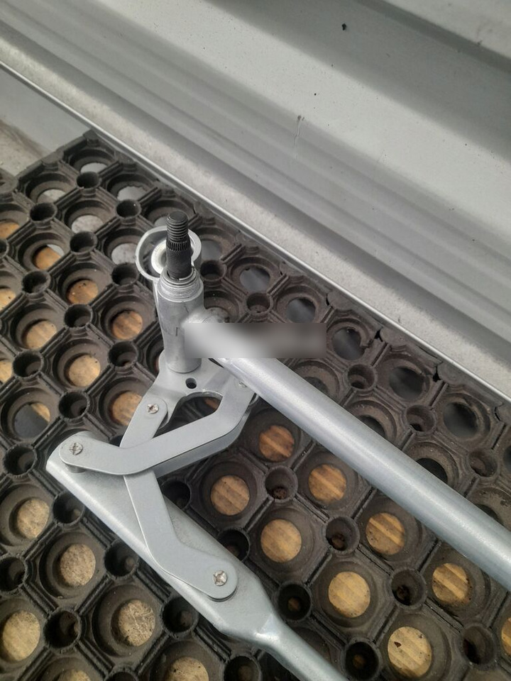 Mercedes-Benz ATEGO 2023 - Ștergător pentru Camion: Foto 4 Mercedes-Benz ATEGO 2023 - Ștergător pentru Camion: Foto 4