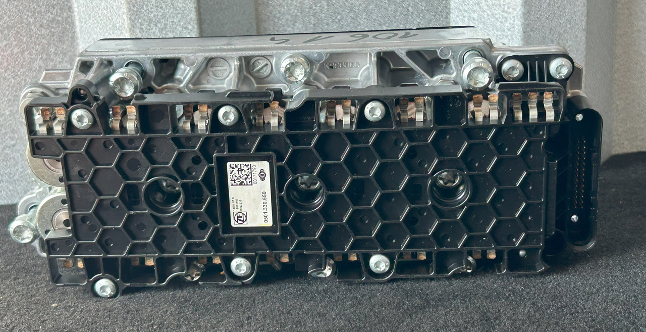 ZF DAF XF 106 530 TRAXON ZF VALVE BLOCK - Calculator de bord pentru Camion: Foto 3 ZF DAF XF 106 530 TRAXON ZF VALVE BLOCK - Calculator de bord pentru Camion: Foto 3