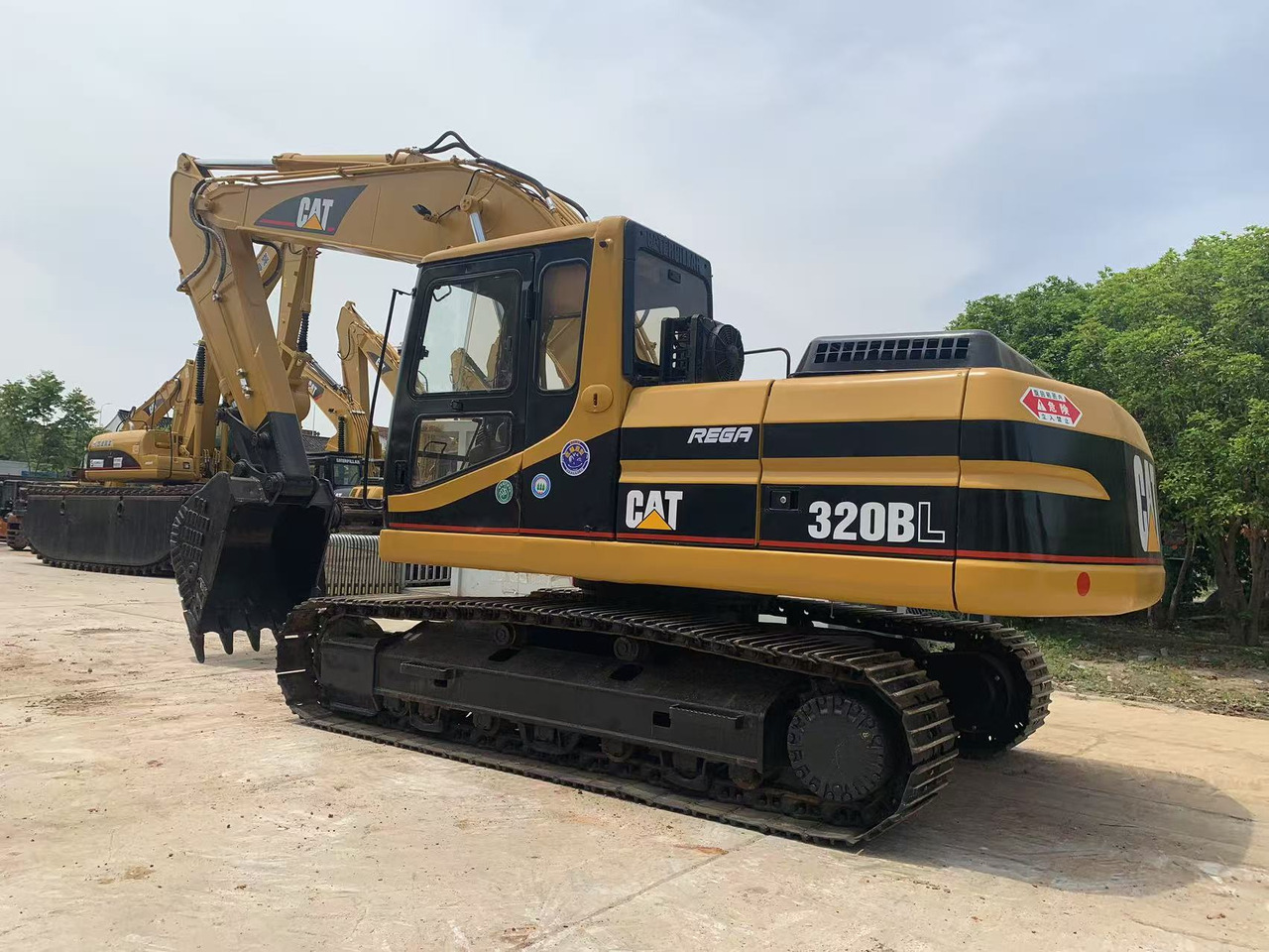 CATERPILLAR 320B, 320BL Secondhand Excavator Made in Japan - Excavator pe şenile: Foto 3 CATERPILLAR 320B, 320BL Secondhand Excavator Made in Japan - Excavator pe şenile: Foto 3