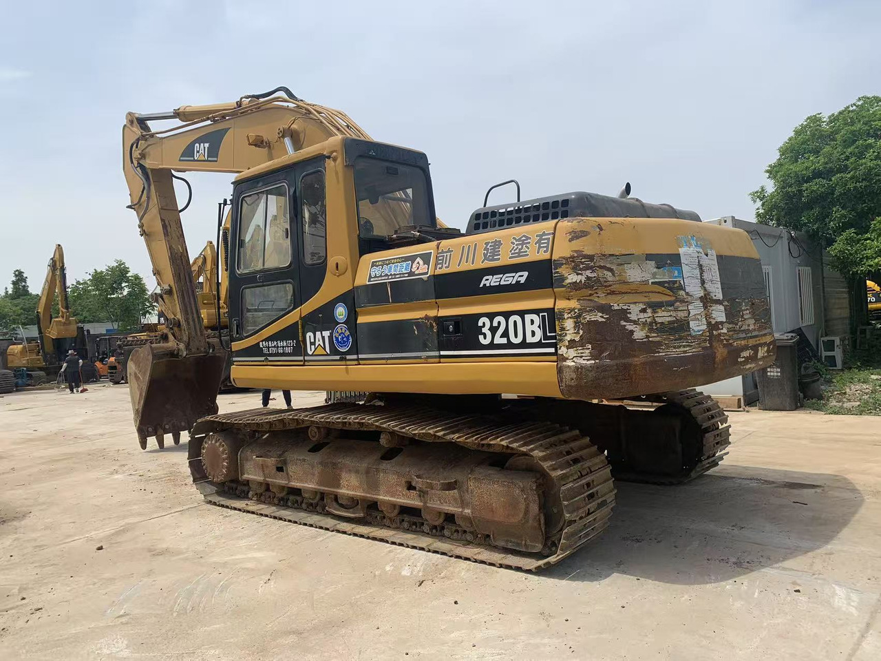 CATERPILLAR 320BL Used Excavator with Original Color - Excavator pe şenile: Foto 5 CATERPILLAR 320BL Used Excavator with Original Color - Excavator pe şenile: Foto 5