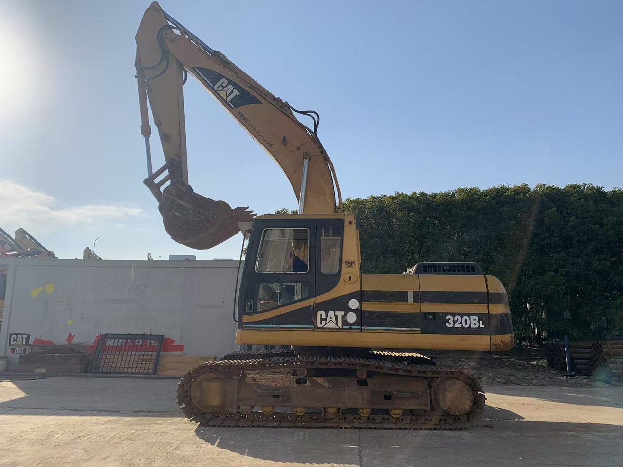 CATERPILLAR Crawler Excavator CAT 320B, 320BL Original Japanese Excavator - Excavator pe şenile: Foto 1 CATERPILLAR Crawler Excavator CAT 320B, 320BL Original Japanese Excavator - Excavator pe şenile: Foto 1