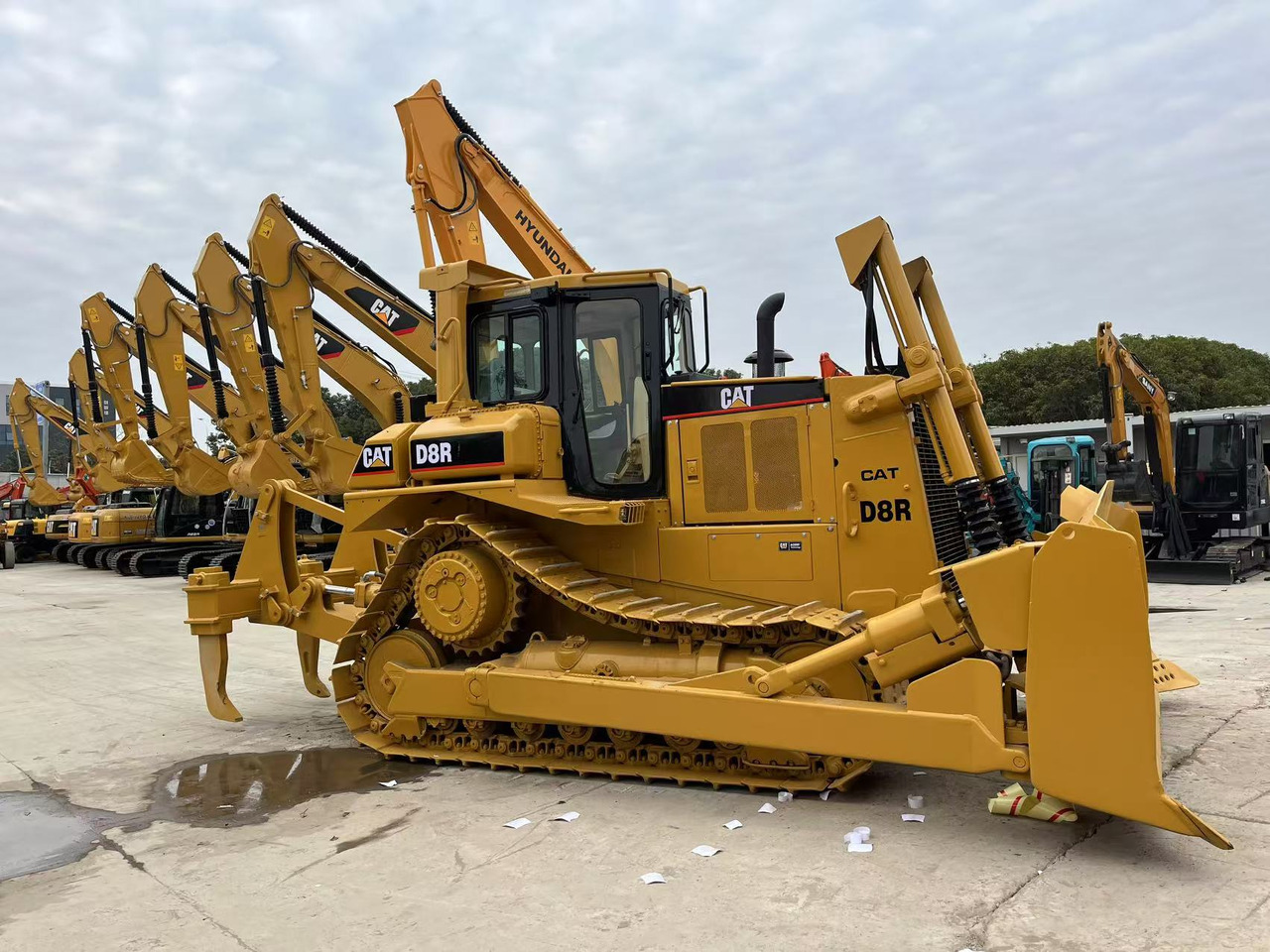 CATERPILLAR High-Power Caterpillar D8R Bulldozer Specs: 365 HP Engine, 7.6 m³ Blade, 48,200 kg Weight for Heavy-Duty Mining & Construction - Buldozer: Foto 1 CATERPILLAR High-Power Caterpillar D8R Bulldozer Specs: 365 HP Engine, 7.6 m³ Blade, 48,200 kg Weight for Heavy-Duty Mining & Construction - Buldozer: Foto 1