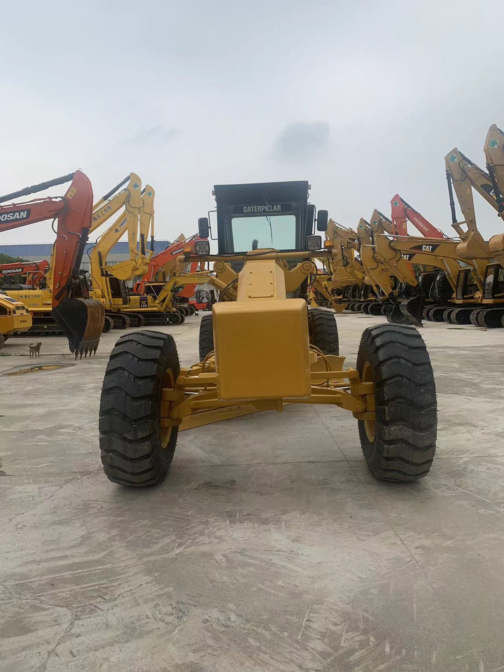 CATERPILLAR Used Motor Grader Original CAT 140H for Sale: 138 kW (185 HP) 3306 Engine, 3.7 m Blade & 14,677 kg Operating Weight - Autogreder: Foto 5 CATERPILLAR Used Motor Grader Original CAT 140H for Sale: 138 kW (185 HP) 3306 Engine, 3.7 m Blade & 14,677 kg Operating Weight - Autogreder: Foto 5