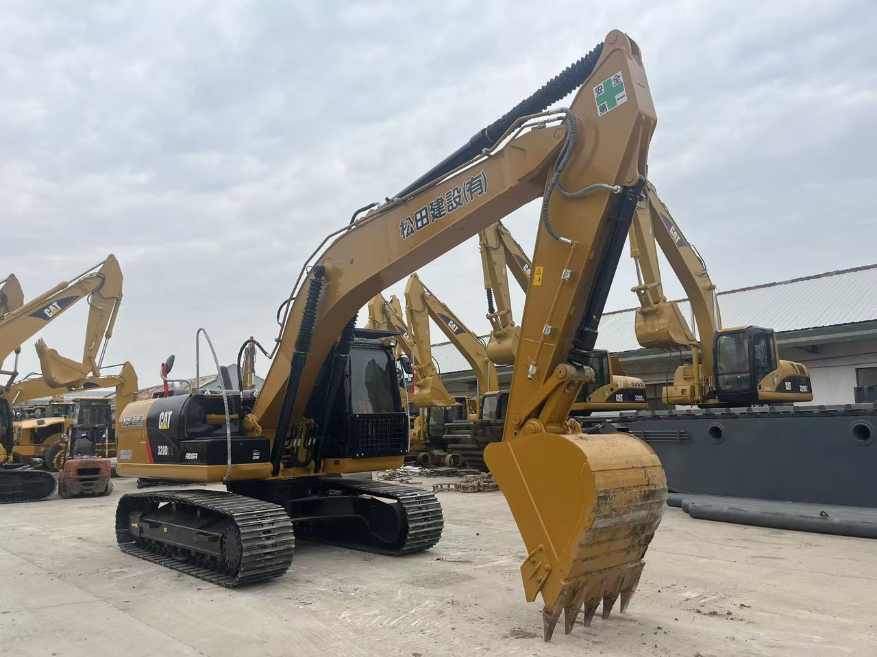 Caterpillar CAT 320D2L Used Excavator with Engine C6.4/C7.1 - Excavator pe şenile: Foto 4 Caterpillar CAT 320D2L Used Excavator with Engine C6.4/C7.1 - Excavator pe şenile: Foto 4