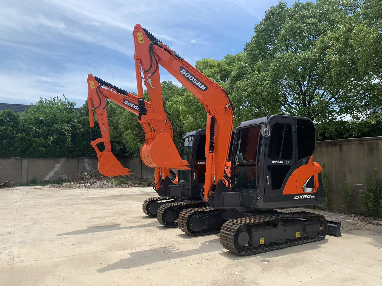 DOOSAN DX60 Good price 6 ton Small Excavator - Excavator pe şenile: Foto 2 DOOSAN DX60 Good price 6 ton Small Excavator - Excavator pe şenile: Foto 2