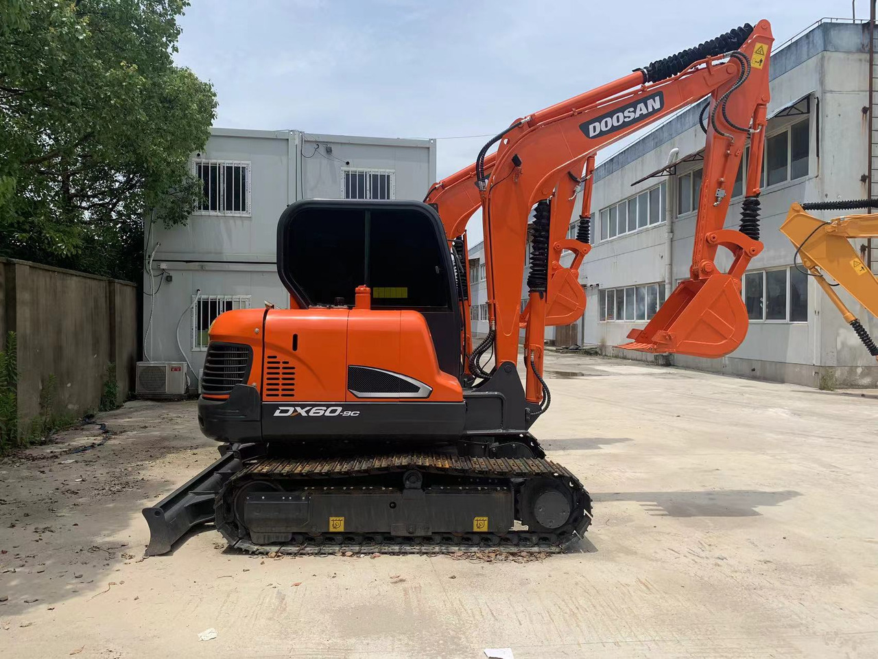 DOOSAN DX60 Good price 6 ton Small Excavator - Excavator pe şenile: Foto 4 DOOSAN DX60 Good price 6 ton Small Excavator - Excavator pe şenile: Foto 4