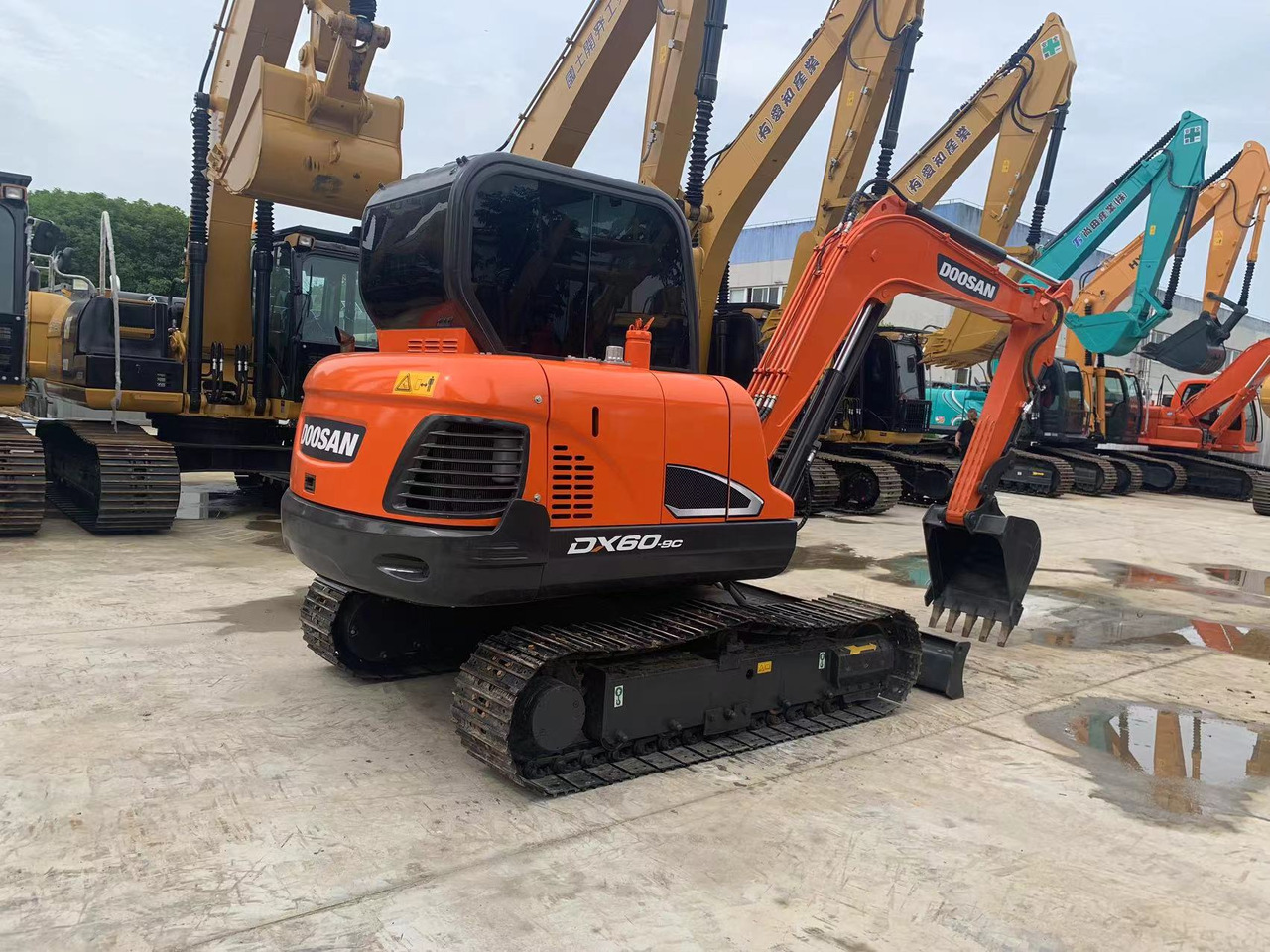 Doosan Used Doosan DX60 Mini Excavator – 6 Ton, 53 HP, 0.21m³ Bucket, Yanmar Engine - Excavator pe şenile: Foto 5 Doosan Used Doosan DX60 Mini Excavator – 6 Ton, 53 HP, 0.21m³ Bucket, Yanmar Engine - Excavator pe şenile: Foto 5